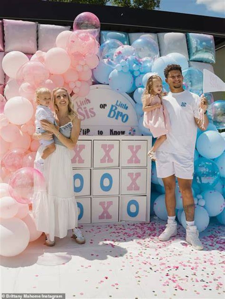 Brittany Mahomes Has An Adorable Gender Reveal Party