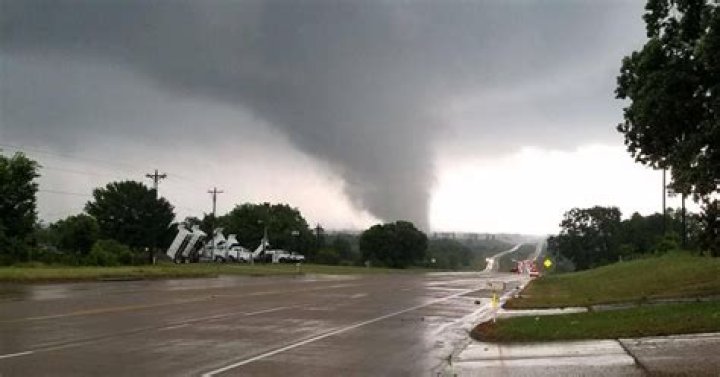 Deadly tornado gets its start in Henderson County, Eustacearea takes