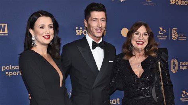 Milena Lewandowska pokazała zdjęcia z "Lewym". Tak zareagowała ich mama